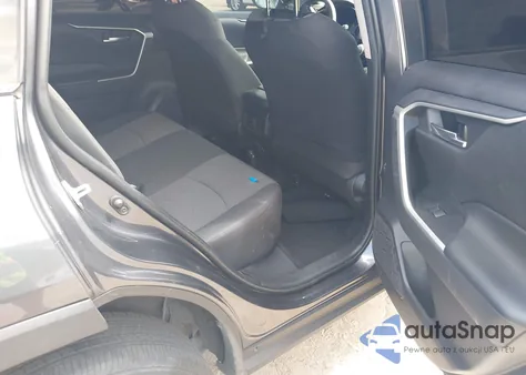 2021 Toyota Rav4 Xle z USA, uszkodzony, nr VIN 2T3W1RFV9MC106111